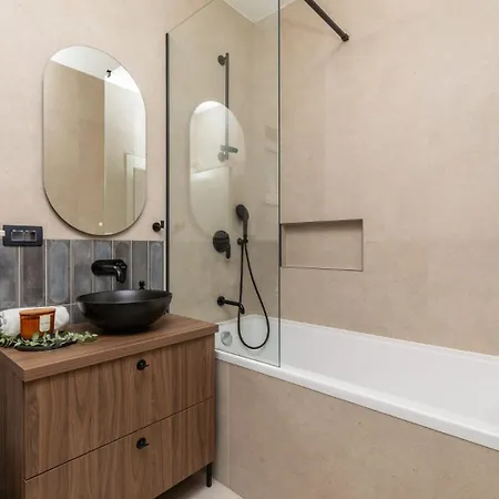 Penthouse Andro, *