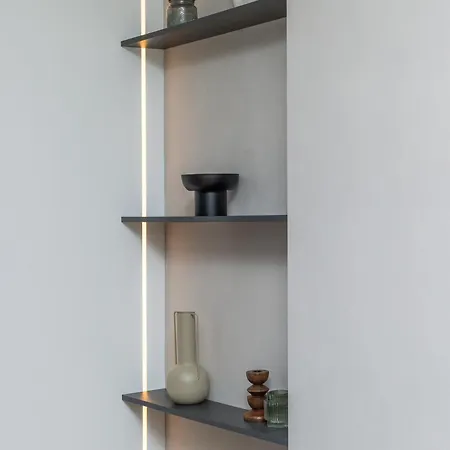 Penthouse Andro, Омиш