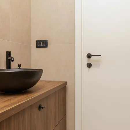 Penthouse Andro, *