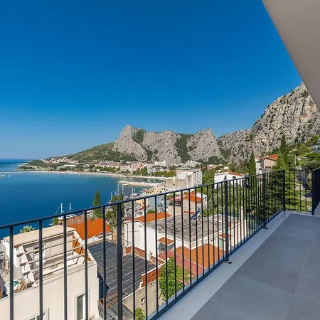 Penthouse Andro, * Омиш