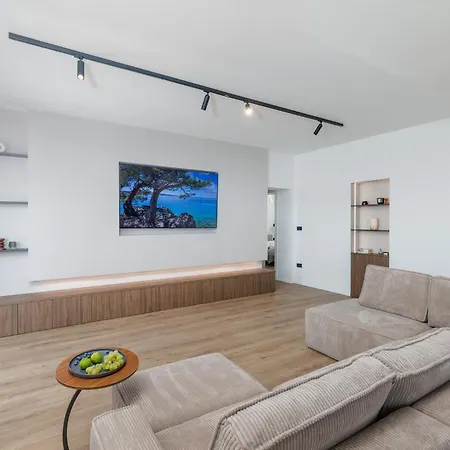 Penthouse Andro,