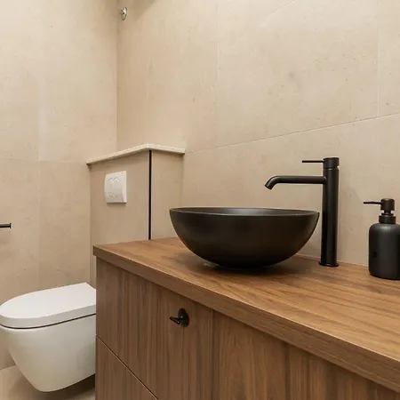 Penthouse Andro, Apartment *