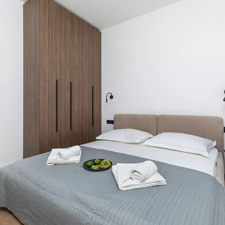 Penthouse Andro, Apartment *